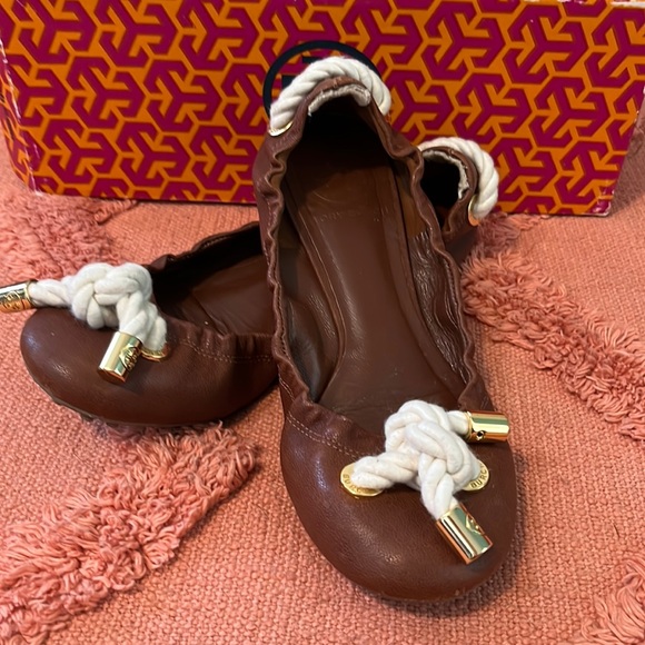 Tory Burch Brown flats ballet sz 5.5 - Picture 1 of 4